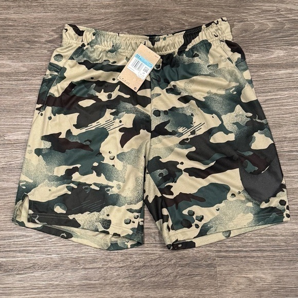 Nike Other - Nike Basketball Shorts Sz M